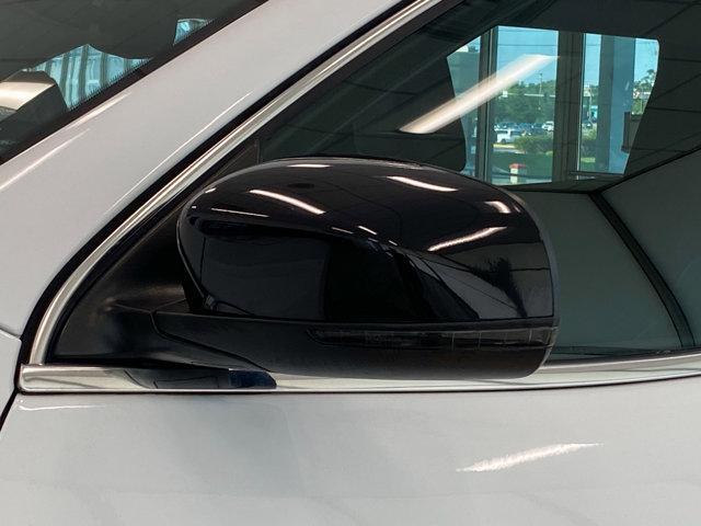 Photo of 2022 Bright White Clearcoat Jeep Cherokee