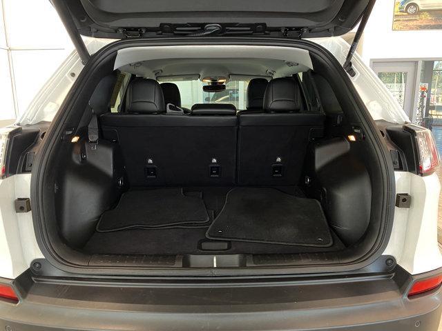Photo of 2022 Bright White Clearcoat Jeep Cherokee