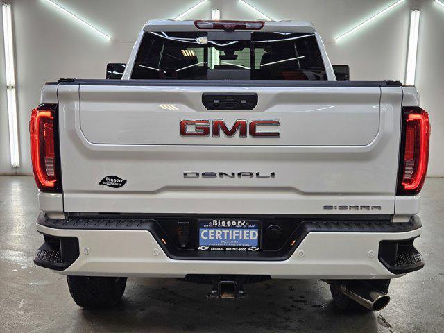 Photo of 2022 White Frost Tricoat GMC Sierra 2500