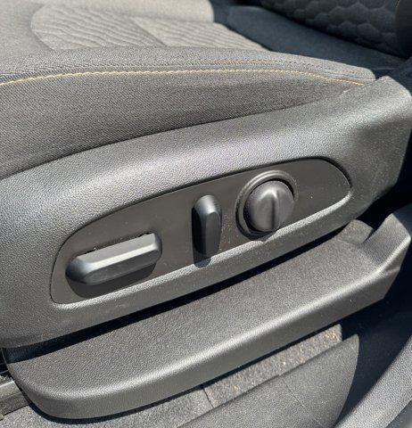 Photo of 2019 Silver Ice Metallic Chevrolet Equinox
