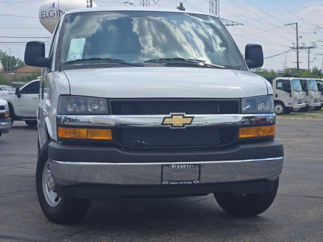 Photo of 2025 Summit White Chevrolet Express 2500