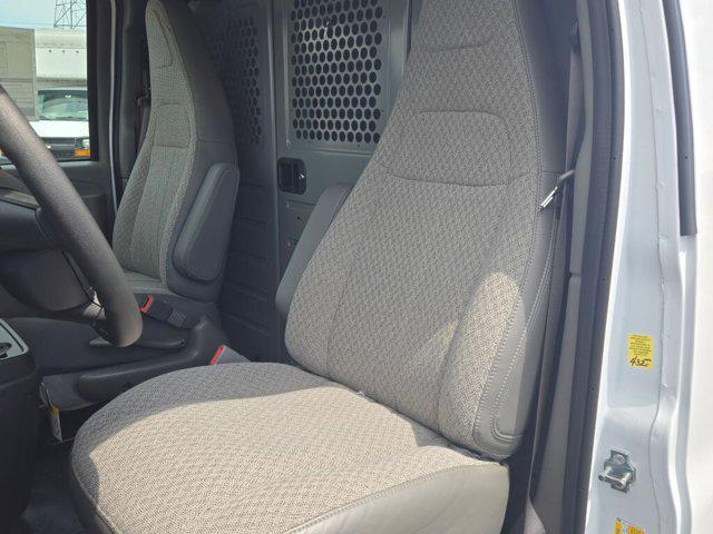 Photo of 2025 Summit White Chevrolet Express 2500