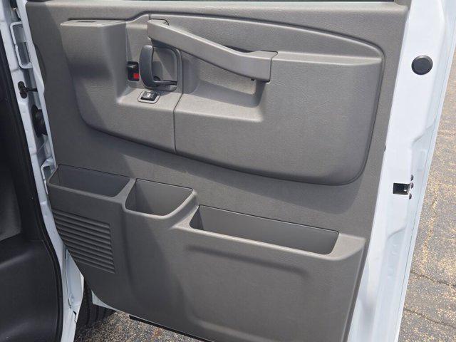 Photo of 2025 Summit White Chevrolet Express 2500