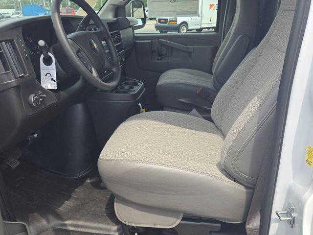 Photo of 2025 Summit White Chevrolet Express 2500