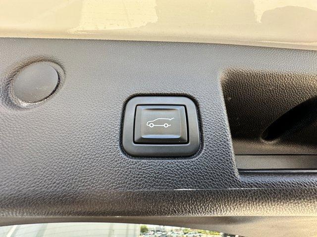 Photo of 2022 Summit White Chevrolet Equinox
