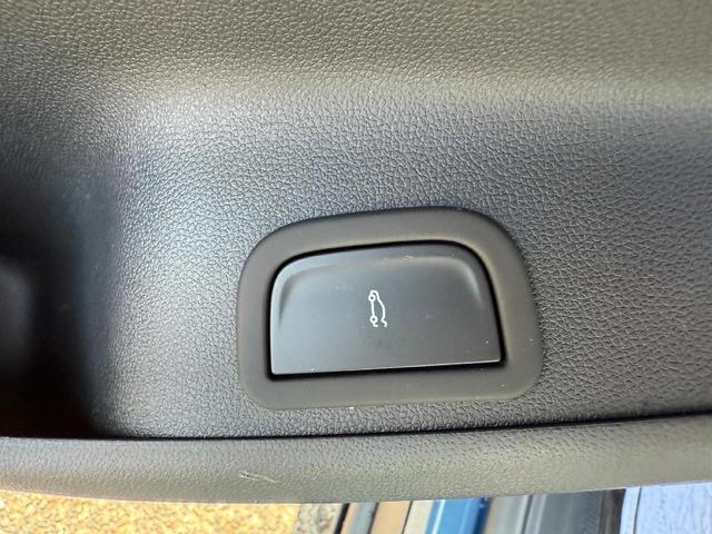 Photo of 2025 Lakeshore Blue Metallic Chevrolet Traverse