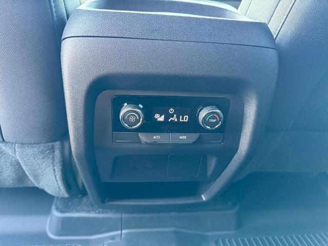 Photo of 2025 Lakeshore Blue Metallic Chevrolet Traverse