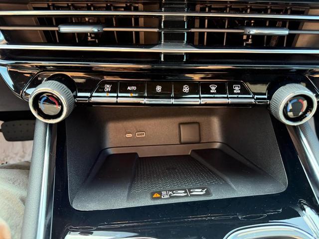 Photo of 2025 Lakeshore Blue Metallic Chevrolet Traverse