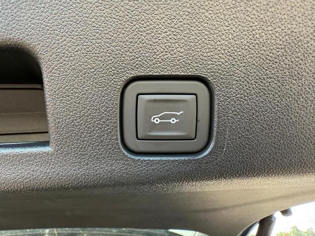 Photo of 2025 Lakeshore Blue Metallic Chevrolet Traverse