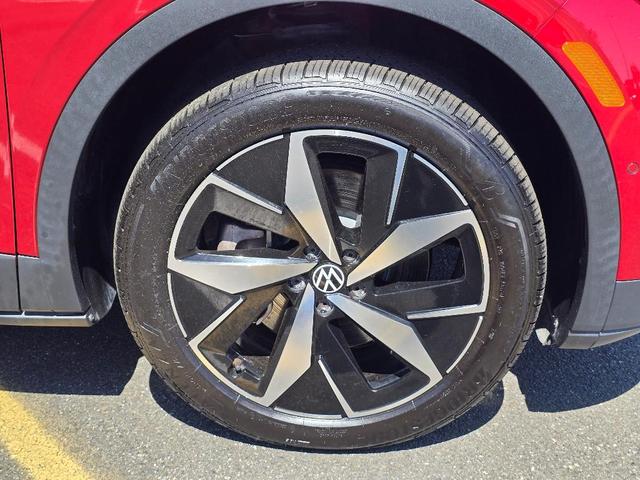 Photo of 2025 Aurora Red Metallic Volkswagen ID.4