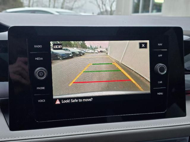 Photo of 2025 Platinum Gray Metallic Volkswagen Taos