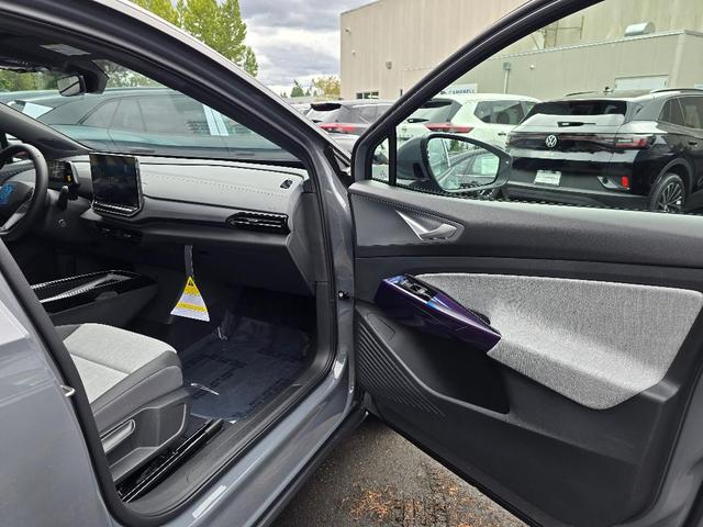 Photo of 2025 Pure Gray Volkswagen ID.4
