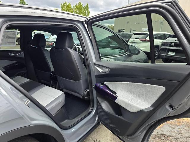 Photo of 2025 Pure Gray Volkswagen ID.4