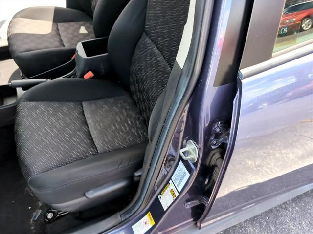 Photo of 2009 Blue Pontiac Vibe