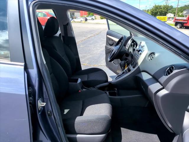 Photo of 2009 Blue Pontiac Vibe