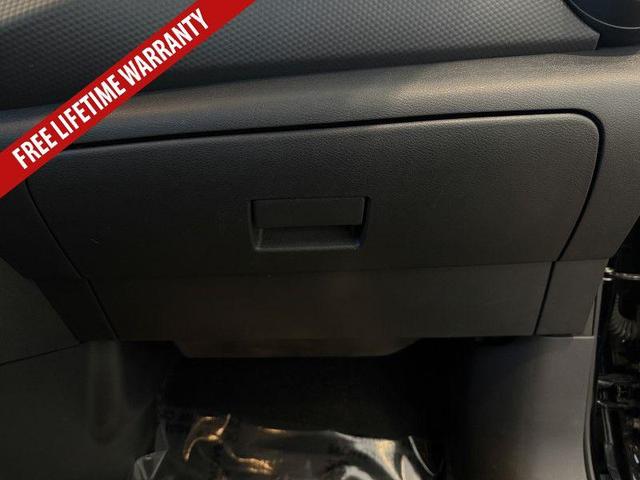 Photo of 2023 Super Black Nissan Kicks