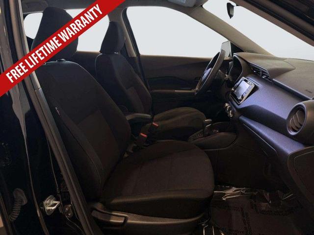 Photo of 2023 Super Black Nissan Kicks