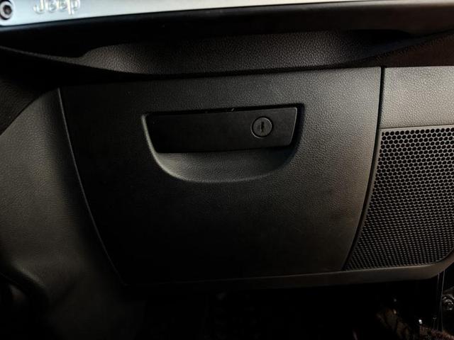 Photo of 2016 Black Clearcoat Jeep Wrangler Unlimited