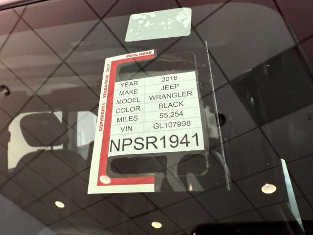 Photo of 2016 Black Clearcoat Jeep Wrangler Unlimited