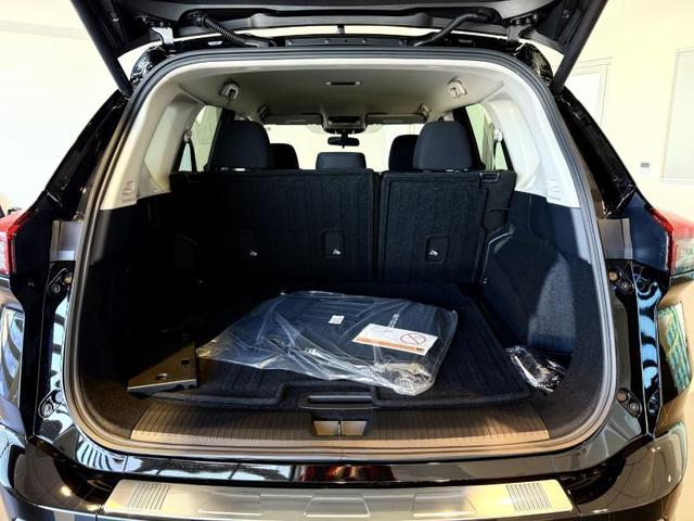 Photo of 2026 SUPER.BLACK Nissan Rogue