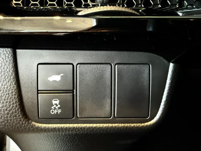 Photo of 2023 Lunar Silver Metallic Honda CR-V Hybrid