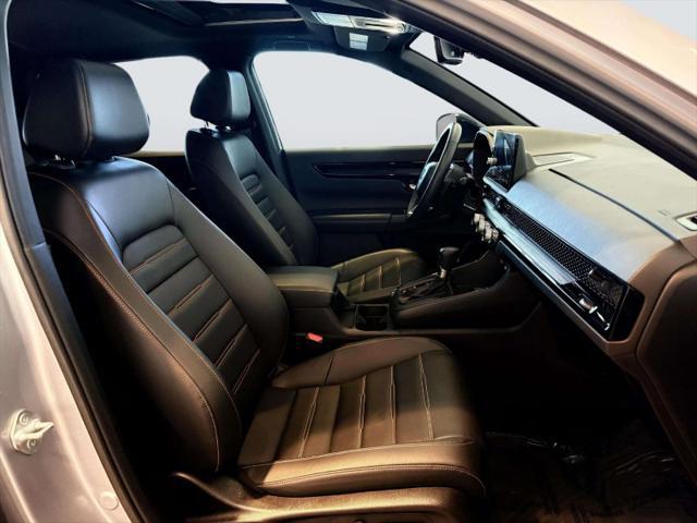 Photo of 2023 Lunar Silver Metallic Honda CR-V Hybrid