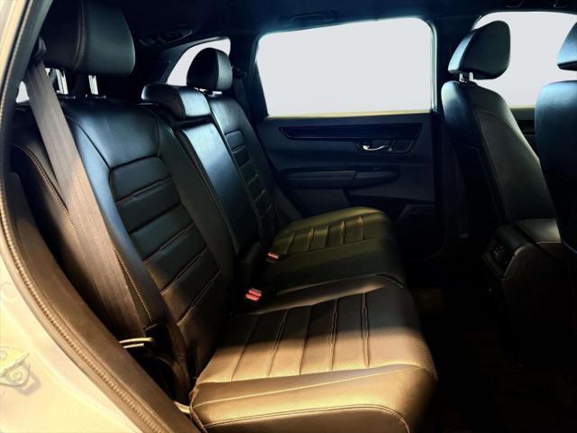 Photo of 2023 Lunar Silver Metallic Honda CR-V Hybrid