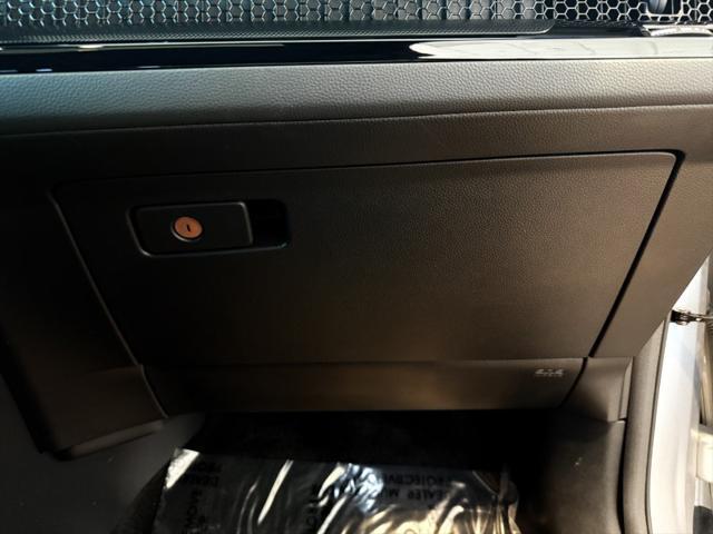 Photo of 2023 Lunar Silver Metallic Honda CR-V Hybrid