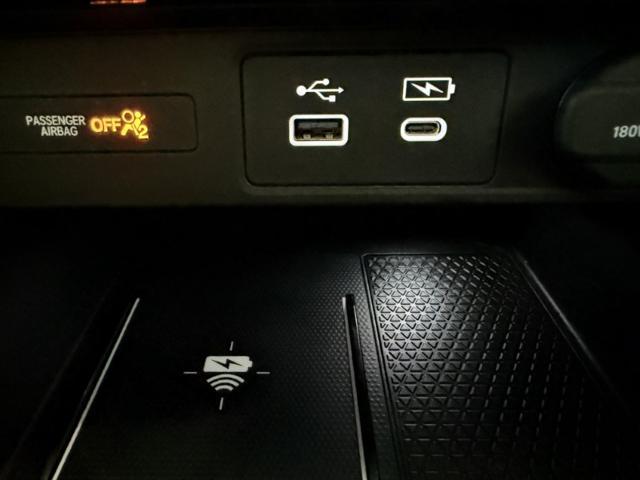 Photo of 2023 Lunar Silver Metallic Honda CR-V Hybrid