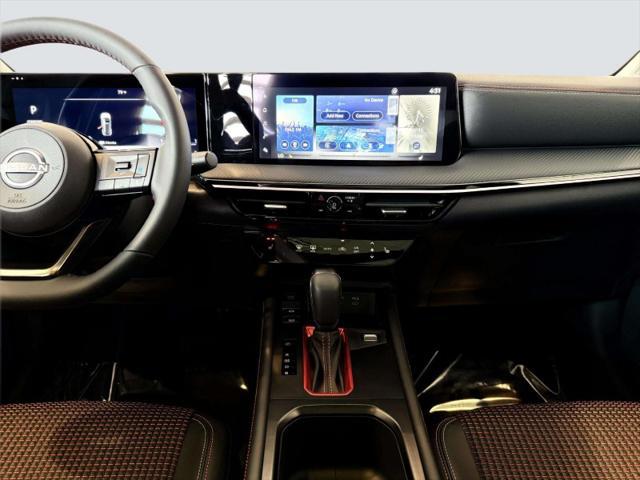 Photo of 2025 GUN.METALLIC Nissan Kicks