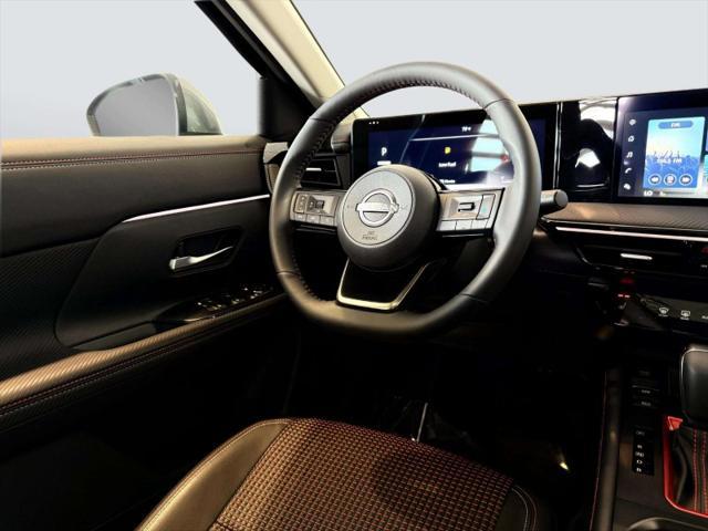 Photo of 2025 GUN.METALLIC Nissan Kicks