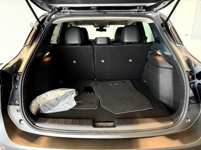 Photo of 2025 GUN.METALLIC Nissan Kicks