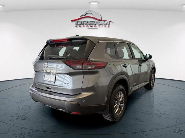 Photo of 2026 GUN.METALLIC Nissan Rogue