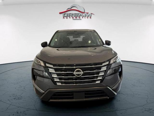 Photo of 2026 GUN.METALLIC Nissan Rogue