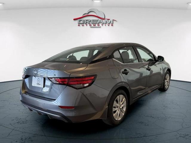 Photo of 2025 GUN.METALLIC Nissan Sentra