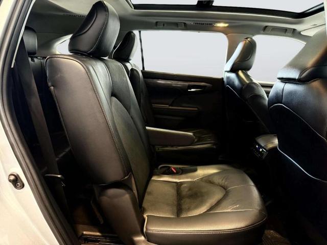 Photo of 2022 Celestial Silver Metallic Toyota Highlander