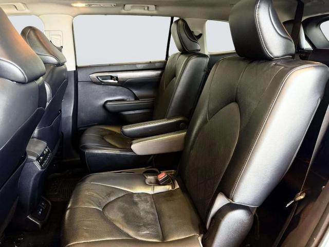 Photo of 2022 Celestial Silver Metallic Toyota Highlander