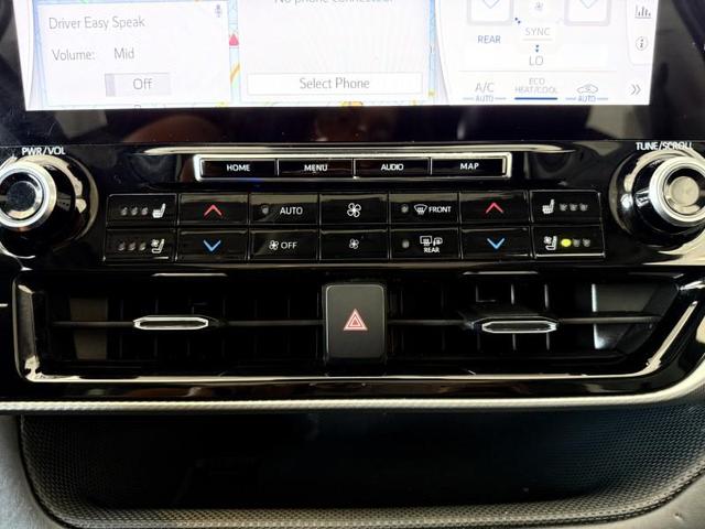 Photo of 2022 Celestial Silver Metallic Toyota Highlander