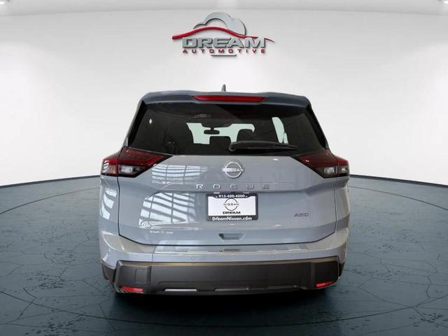 Photo of 2026 BOULDER.GRAY Nissan Rogue