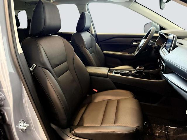 Photo of 2026 BOULDER.GRAY Nissan Rogue