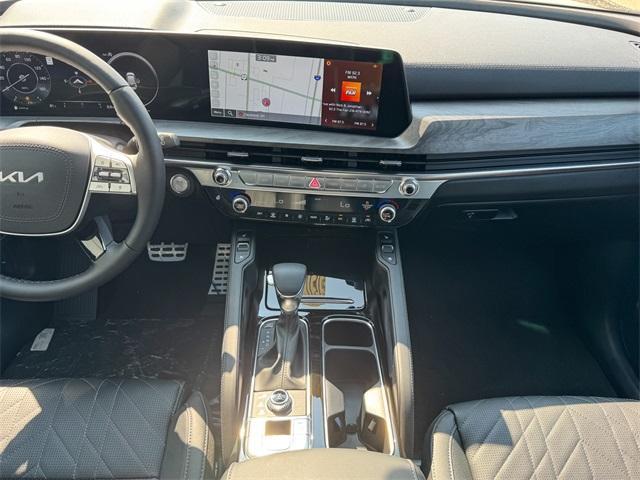 Photo of 2025 Glacial White Pearl Kia Telluride