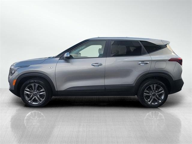 Photo of 2023 Steel Gray Kia Seltos