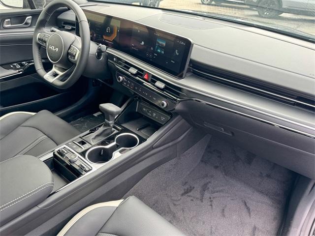 Photo of 2026 Aurora Black Kia K5