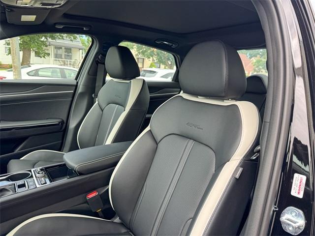 Photo of 2026 Aurora Black Kia K5
