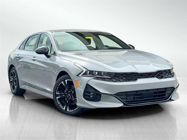 Photo of 2023 Wolf Gray Kia K5