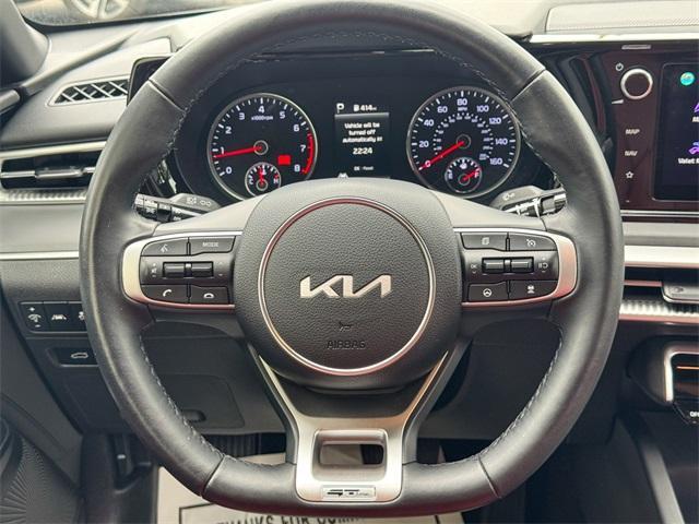 Photo of 2023 Wolf Gray Kia K5