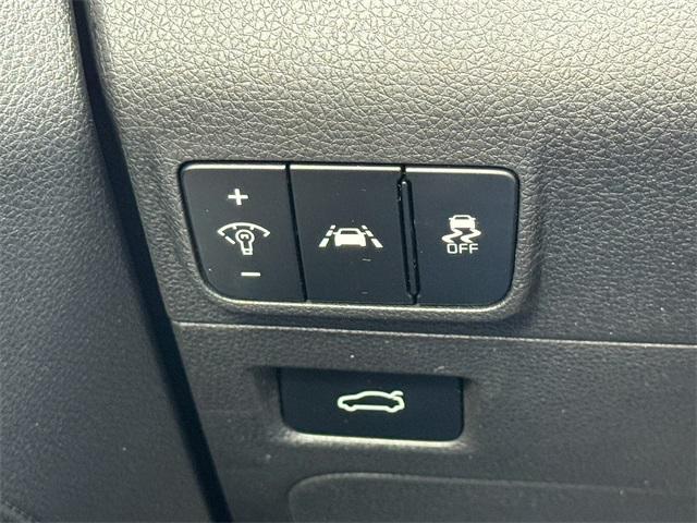 Photo of 2023 Wolf Gray Kia K5