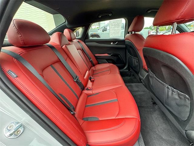 Photo of 2023 Wolf Gray Kia K5