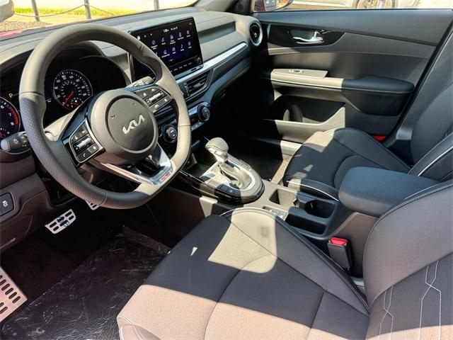 Photo of 2024 Currant Red Kia Forte