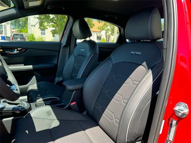 Photo of 2024 Currant Red Kia Forte